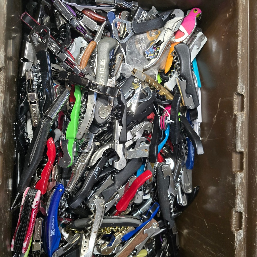Unbranded Wine Opener Multi-Color Bulk Lot of 40 Waiters Corkscrews Good Cond.‎